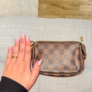 Louis Vuitton Women's Mini Bag Pochette Accessories